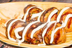 アツアツたこ焼き,たこ焼き,たこやき,タコヤキ,大阪名物,粉もん,小麦粉,ソウルフード,日本料理,日本食,和食,アツアツ,あつあつ,熱々,たこ,タコ,ソース,青のり,鰹節,かつお節,japan,湯気,つまようじ,爪楊枝,ファーストフード,ファストフード
