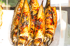 鯖の浜焼き,さば,鯖,サバ,炉端焼き,魚,丸焼き,焼き,和食,日本食,魚介,シーフード,塩焼き,炭火,祭り,露店,屋台,出店,夏祭り,串,青魚,中性脂肪,コレステロール,DHA,seafood