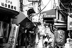 大井町,モノクロ,白黒,しろくろ,モノクローム,単色画,単彩画,単色,居酒屋