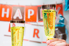 乾杯,バースデーパーティー,HAPPY BIRTHDAY,ハッピーバースデー,birthday,greeting,誕生日,祝い,お祝い,グリーティング,POP,ポップ,飾り,メッセージ,パーティー,文字,テキスト,message,party,text,event,イベント,行事,シャンパン,スパークリング