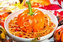 オバケ南瓜のパスタ,おばけ,オバケ,パンプキン,パプリカ,秋,ハロウィン,パスタ,スパゲッティ,トマトパスタ,ピリ辛,おもしろ,面白い,pumpkin,halloween,paprika,autumn,pasta