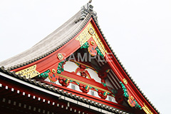 浅草,雷門,浅草寺,あさくさ,台東区,寺,お寺,参拝,お参り,東京都内最古,都内最古,ご本尊聖観世音菩薩,御宮殿,ごくうでん,不動明王,線香,煙,浴びる,香炉,大香炉,けむり,本堂,浅草 名所,浅草 観光,asakusa,japan,スポット,寺院