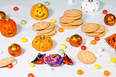 トリックオアトリート,ハロウィンお菓子,チョコレート,チョコ,キャンディ,飴,ビスケット,ハロウィンパーティー,ハロウィン,ハロウィーン,はろうぃん,パーティー,お菓子,菓子,こども,子供,キッズ,イベント,スイーツ,秋,行事,トリート,ジャックオランタン,ジャックオーランタン,パンプキン,Treat,chocolate,candy,biscuit,pumpkin,Halloween,party,kids
