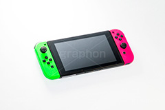 ゲーム機,ゲーム,コンシューマー,コントローラー,スイッチ,ネオングリーン,ネオンピンク,こども,子供,おもちゃ,オモチャ,玩具,TOY,game,controller,switch