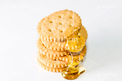 ビスケット,お菓子,菓子,おやつ,スイーツ,焼き菓子,クッキー,こども,子供,キッズ,お茶請け,甘,デザート,ハチミツ,蜂蜜,はちみつ,調味料,垂れ,垂れる,シロップ,biscuit,kids,dessert,honey
