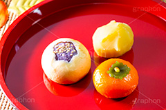 秋の和菓子,秋,秋の味覚,和菓子,菓子,かし,デザート,スイーツ,おやつ,甘い,あんこ,アンコ,和,和風,和食,お茶請け,お菓子,甘味,餡,砂糖,柿,かき,おぼん,落ち葉,紅葉,栗きんとん,くり,栗,紫芋,紫いも,japan,autumn,maron
