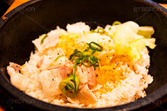石焼炒飯,石焼,石焼鍋,チャーハン,炒飯,焼き飯,中華,広東料理,アツアツ,熱々,豚肉,ポーク,ねぎ,ネギ,玉子,卵,たまご