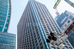 日本橋交差点,交差点,日本橋,ショップ,レストラン,商業施設,商業,ショッピング,building,shopping,高層ビル,ビル,中央区,施設,オフィス,オフィスビル,office,tokyo,東京,開発,工事,建設,クレーン,看板,標示,信号機