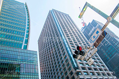 日本橋交差点,交差点,日本橋,ショップ,レストラン,商業施設,商業,ショッピング,building,shopping,高層ビル,ビル,中央区,施設,オフィス,オフィスビル,office,tokyo,東京,開発,工事,建設,クレーン,看板,標示,信号機