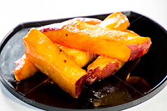 大学芋,サツマイモ,さつま芋,イモ,芋,いも,スイートポテト,ポテト,potato,秋,dessert,sugar,デザート,スイーツ,おやつ,和菓子,和食,和,みつ,甘味,揚げ,糖蜜,蜜,飴,砂糖,甘い,照り,大学いも,大学イモ