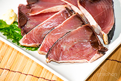 かつおのたたき,鰹,かつお,カツオ,刺身,さしみ,刺し身,魚介,生もの,日本料理,日本食,和食,惣菜,おつまみ,japan,seafood,シーフード