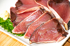 かつおのたたき,鰹,かつお,カツオ,刺身,さしみ,刺し身,魚介,生もの,日本料理,日本食,和食,惣菜,おつまみ,japan,seafood,シーフード