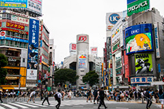 渋谷スクランブル交差点,渋谷,しぶや,ハチ公,観光,交差点,渋谷駅,駅前,スクランブル,外国人,海外,道玄坂,横断歩道,信号,雑踏,都会の雑踏,人混み,人物,混雑,shibuya,japan