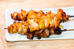 焼き鳥盛合せ,焼き鳥,串,やきとり,鶏,鶏肉,もも,レバー,ネギま,皮,鶏皮,つまみ,居酒屋,日本料理,日本食,和食,焼き,おつまみ,惣菜,お惣菜,タレ,たれ,japan