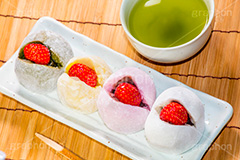 いちご大福,苺大福,イチゴ大福,大福,餅,もち,おもち,だいふく,あんこ,いちご,苺,イチゴ,和菓子,日本料理,菓子,お菓子,スイーツ,おやつ,スイート,甘い,デザート,和,和風,甘味,グルメ,和食,お茶,緑茶,お茶請け,パステル,pastel,sweet,strawberry,japan,dessert