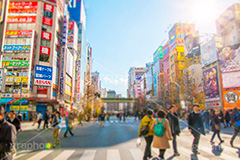 秋葉原の歩行者天国,歩行者天国,秋葉原,あきば,秋葉,アキバ,駅前,電気街,秋葉原駅,ゲーム,アニメ,おたく,オタク,文化,カルチャー,看板,広告,雑踏,都会の雑踏,人物,akiba,japan,culture