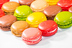 カラフルなマカロン,カラフル,マカロン,スイーツ,クリーム,焼菓子,焼き菓子,洋菓子,甘い,ポップ,キュート,かわいい,可愛い,カワイイ,女子力,sugar,pop,sweet,macron,colorful,cute,cream,pastel,france,paris,パステル,プリ画,壁紙,砂糖,フランス,パリ