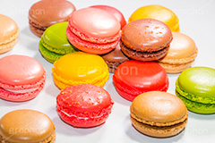 カラフルなマカロン,カラフル,マカロン,スイーツ,クリーム,焼菓子,焼き菓子,洋菓子,甘い,ポップ,キュート,かわいい,可愛い,カワイイ,女子力,sugar,pop,sweet,macron,colorful,cute,cream,pastel,france,paris,パステル,プリ画,壁紙,砂糖,フランス,パリ