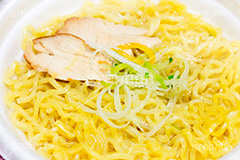 柚子塩ラーメン,塩,柚子,ゆず,鶏肉,ラーメン,らーめん,麺,麺類,中華麺,麺料理,国民食,日本拉麺,あっさり,中華そば,コンビニ,Ramen,Chinese noodles