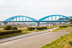 丸子橋,橋,八幡町,アーチ,水色,下流,橋梁,多摩川,川原,河川敷,一級河川,玉川,河川,タマちゃん