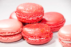 いちごのマカロン,いちご,イチゴ,苺,ストロベリー,マカロン,スイーツ,クリーム,焼菓子,焼き菓子,洋菓子,甘い,ポップ,キュート,かわいい,可愛い,カワイイ,女子力,sugar,pop,sweet,macron,colorful,cute,cream,pastel,france,paris,strawberry,パステル,プリ画,壁紙,砂糖,フランス,パリ
