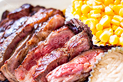 ステーキ,肉,肉食,meat,steak,garlic,beef,corn,コーン,ビーフ,牛肉,焦げ,焼き,脂,脂質,スタミナ,洋食