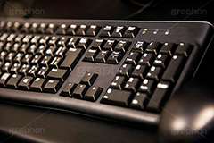 キーボードとマウス,キーボード,パソコン,マウス,PC,掲示板,BBS,投稿,書き込み,ネカフェ,ネットカフェ,カフェ,喫茶,マンガ喫茶,漫喫,インターネット,デジタル,keyboard,digital,Internet,cafe,computer,mouse,フルサイズ撮影