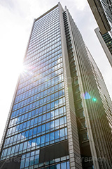 太陽が反射するビル,太陽,反射,逆光,ビル,ビジネス街,オフィスビル,building,office,sun,フルサイズ撮影