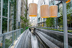 渋谷川,川,渋谷ストリーム,新名所,都市再生,渋谷,しぶや,シブヤ,オフィスビル,商業施設,高層ビル,建設,開発,工事,都市開発,shibuya,building,2018,フルサイズ撮影
