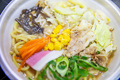 ちゃんぽん,チャンポン,ラーメン,らーめん,麺,麺類,中華麺,麺料理,国民食,日本拉麺,Ramen,Chinese noodles,コンビニ,かまぼこ,カマボコ,コーン,もやし,長崎,フルサイズ撮影