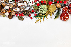 クリスマスフレーム,フレーム,柊,ヒイラギ,松ぼっくり,キラキラ,ラメ,松,クリスマス,オーナメント,CHRISTMAS,Xmas,ornament,frame,winter,枠,飾り,デコレーション,イベント,冬,行事,フルサイズ撮影