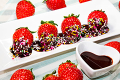 チョコディップ,ディップ,フォンデュ,イチゴチョコ,いちごチョコ,チョコ,いちご,イチゴ,苺,フルーツ,溶け,垂れ,スイーツ,デザート,おやつ,甘い,甘酸っぱい,チョコレート,ディップ,トッピング,クッキング,バレンタイン,手作り,果実,ホワイトデー,dessert,chocolate,strawberry,cooking,valentine