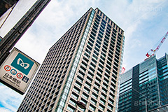 東京日本橋タワー,タワー,ショップ,レストラン,商業施設,商業,ショッピング,tower,building,shopping,高層ビル,ビル,中央区,施設,オフィス,オフィスビル,ビジネス,office,business,交差点,日本橋駅,駅前,地下鉄,看板,標示