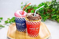 テラボールシェイク,ドーナツ,donut,breakfast,sugar,chocolate,drink,coffee,straw,nuts,strawberry,いちご,イチゴ,ストロベリー,ナッツ,コーヒー,コップ,カップ,乗せ,ストロー,ブレックファースト,朝食,おやつ,菓子パン,スイーツ,甘い,砂糖,チョコ,チョコレート,フルサイズ撮影