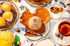 秋の茶会,モンブラン,栗,くり,マロン,パーティー,ケーキ,マフィン,甘い,紅茶,ティー,お茶会,おやつ,お菓子,菓子,スイーツ,秋,秋の味覚,森,りす,リス,ドングリ,どんぐり,木の実,切り株,フォーク,カップ,party,autumn,tea,cake,cup,フルサイズ撮影
