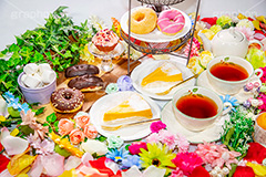 アフタヌーンティー,チーズケーキ,エクレア,ドーナツ,チョコ,チョコレート,パーティー,庭,ガーデン,garden,party,spring,tea,cake,cup,pot,マシュマロ,カップ,ポット,ケーキ,マフィン,甘味,甘い,紅茶,ティー,お茶会,おやつ,お菓子,菓子,スイーツ,春,花,花びら,ガーリー,女子力,可愛い,かわいい,フォーク,フルサイズ撮影