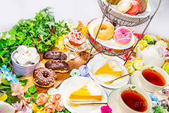 アフタヌーンティー,チーズケーキ,エクレア,ドーナツ,チョコ,チョコレート,パーティー,庭,ガーデン,garden,party,spring,tea,cake,cup,pot,macron,マシュマロ,カップ,ポット,ケーキ,マフィン,甘味,甘い,紅茶,ティー,お茶会,おやつ,お菓子,菓子,スイーツ,春,花,花びら,ガーリー,女子力,可愛い,かわいい,マカロン,フォーク,フルサイズ撮影