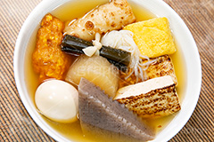 おでん,温か,ホット,ダイエット,和食,日本食,こんにゃく,昆布,こんぶ,たまご,玉子,だいこん,大根,ちくわ,竹輪,焼き豆腐,豆腐,白滝,出し巻き玉子,だし,出汁,汁,冬,湯気,あったか,diet,japan,フルサイズ撮影