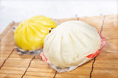 中華まん,中華,中国料理,中華料理,点心,肉まん,豚まん,あつあつ,熱々,蒸す,湯気,チーズまん,チーズ,コンビニ,冬,winter,cheese,おやつ,フルサイズ撮影