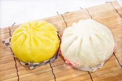 中華まん,中華,中国料理,中華料理,点心,肉まん,豚まん,あつあつ,熱々,蒸す,湯気,チーズまん,チーズ,コンビニ,冬,winter,cheese,おやつ,フルサイズ撮影