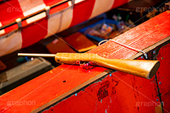 射的,銃,ゲーム,遊び,景品,夏祭り,祭り,出店,露店,屋台,夏,サマー,summer,festival,japan,夏休み,縁日,温泉,的屋,玩具,TOY,おもちゃ,フルサイズ撮影
