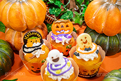 ハロウィンカップケーキ,ハロウィンパーティー,パーティー,ハロウィン,はろうぃん,ハロウィーン,カップケーキ,コーディネート,ケーキ,イベント,ジャックオランタン,ジャックオーランタン,パンプキン,スイーツ,秋,おやつ,デザート,お菓子,菓子,トリート,クリーム,生クリーム,チョコ,こども,子供,キッズ,行事,cake,Halloween,sweet,dessert,pumpkin,cream,chocolate,kids,フルサイズ撮影