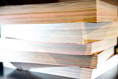 積まれた少年誌,少年誌,雑誌,積まれた漫画本,漫画,本,書籍,積む,漫画,マンガ,まんが,漫喫,読む,読書,コミック,comic,フルサイズ撮影
