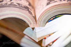 積まれた少年誌,少年誌,雑誌,積まれた漫画本,漫画,本,書籍,積む,漫画,マンガ,まんが,漫喫,読む,読書,コミック,comic,フルサイズ撮影