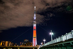 隅田川の夜景,隅田公園,隅田川,台東区,ライトアップ,夜,夜景,浅草,言問橋,橋,japan,skytree,スカイツリー,東京スカイツリー,塔,asakusa,night,tower,タワー,クリスマス,クリスマスバージョン,CHRISTMAS,川,フルサイズ撮影