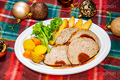 ミートローフ,ミンチ,焼く,オードブル,肉,クリスマスディナー,クリスマスパーティー,クリスマス,パーティー,ディナー,冬,洋食,ポテト,にんじん,ニンジン,レタス,燻製,ソース,伝統,オーナメント,ornament,CHRISTMAS,party,dinner,winter,フルサイズ撮影