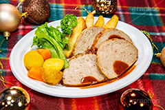 ミートローフ,ミンチ,焼く,オードブル,肉,クリスマスディナー,クリスマスパーティー,クリスマス,パーティー,ディナー,冬,洋食,ポテト,にんじん,ニンジン,レタス,燻製,ソース,伝統,オーナメント,ornament,CHRISTMAS,party,dinner,winter,フルサイズ撮影