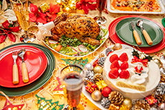 クリスマスディナー,ローストチキン,チキン,もも,肉,鶏,鶏肉,クリスマスパーティー,クリスマス,パーティー,七面鳥,生クリーム,クリーム,ディナー,冬,オーブン,グリル,洋食,サラダ,パセリ,オーナメント,ケーキ,クリスマスケーキ,コーディネート,シャンパン,オードブル,ハーブ,chicken,CHRISTMAS,party,dinner,winter,cake,cream,フルサイズ撮影