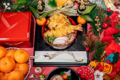 年越しそば,年越し蕎麦,３１日,年越し,大晦日,年末,ソバ,蕎麦,そば,だし,出汁,ダシ,蕎麦粉,日本料理,日本食,和食,つゆ,蕎麦汁,茹,えび,海老,海老天,えび天,てんぷら,天ぷら,かき揚げ,ねぎ,麺料理,麺類,年の瀬,正月,お正月,箸,割り箸,寿,みかん,門松,重箱,おせち,お飾り,正月飾り,鯛,蒲鉾,かまぼこ,カマボコ,紅白,japan,フルサイズ撮影