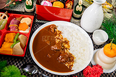 おせちもいいけどカレーもね,カレー,カレーライス,おせち,おせち料理,飽き,年賀状,年明け,正月,お正月,祝い,お祝い,和風,和食,日本食,伝統,イベント,パーティー,重箱,行事,賀正,煮,新年会,あけおめ,餅,もち,おもち,鏡餅,おちょこ,とっくり,徳利,日本酒,酒,curry,party,event,japan,フルサイズ撮影